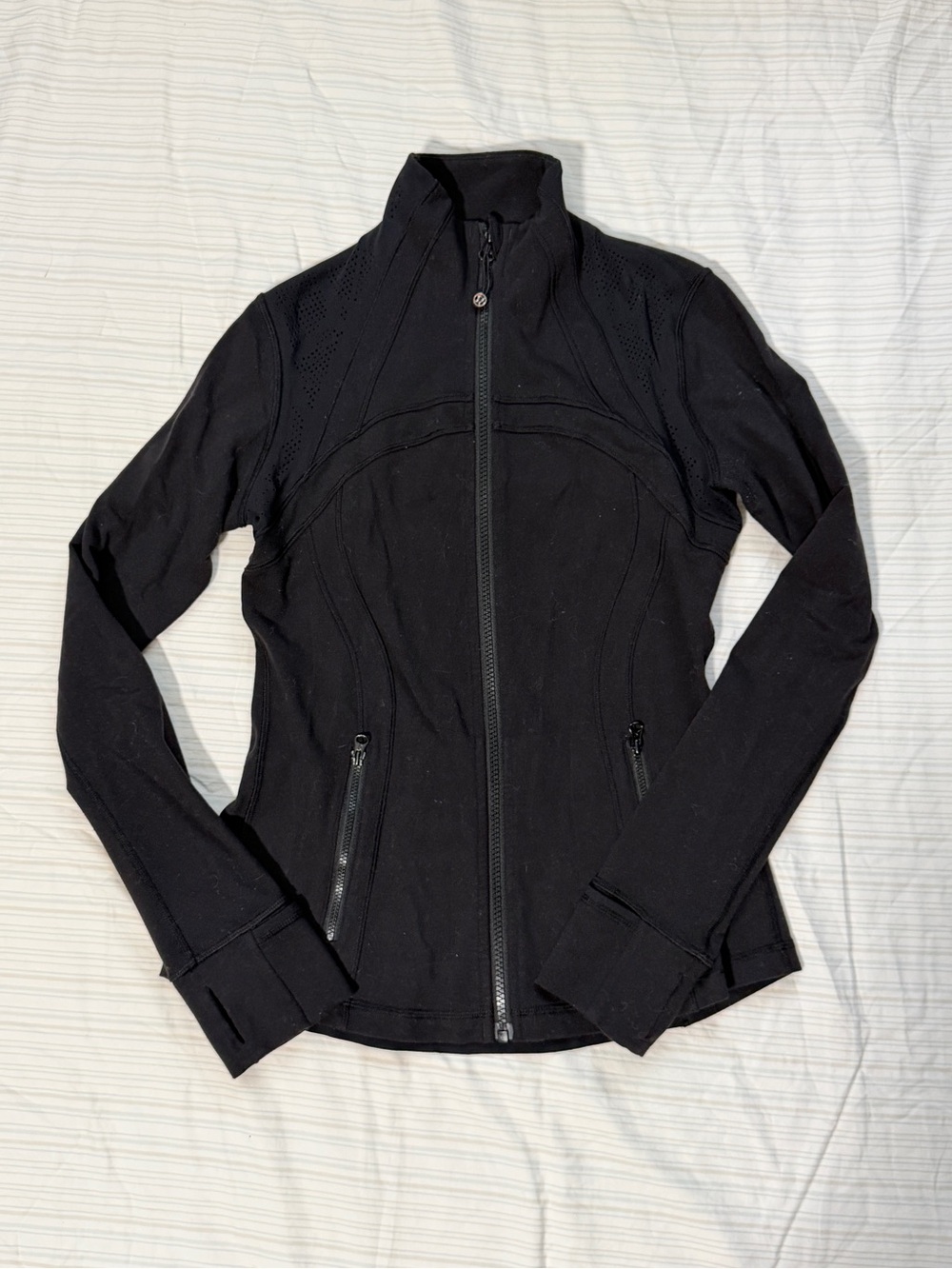 $118 lululemon black define laser dot perforated zip jacket size 6